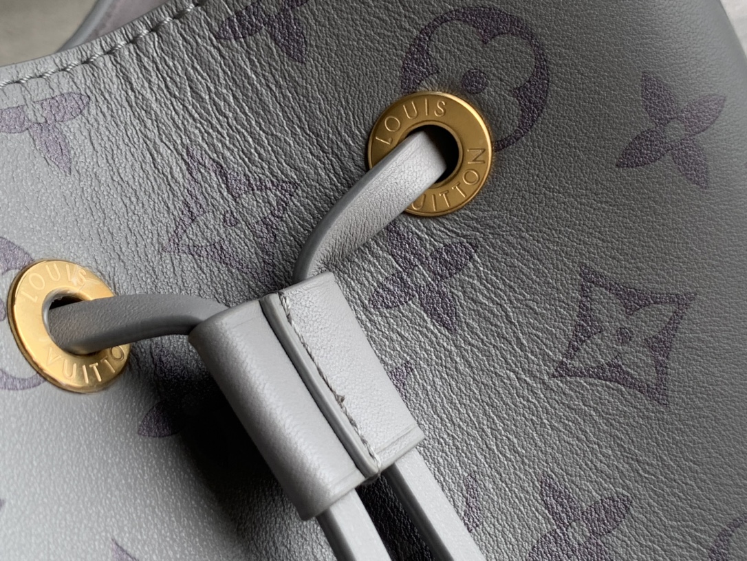 Louis Vuitton M12749 Néonoé BB