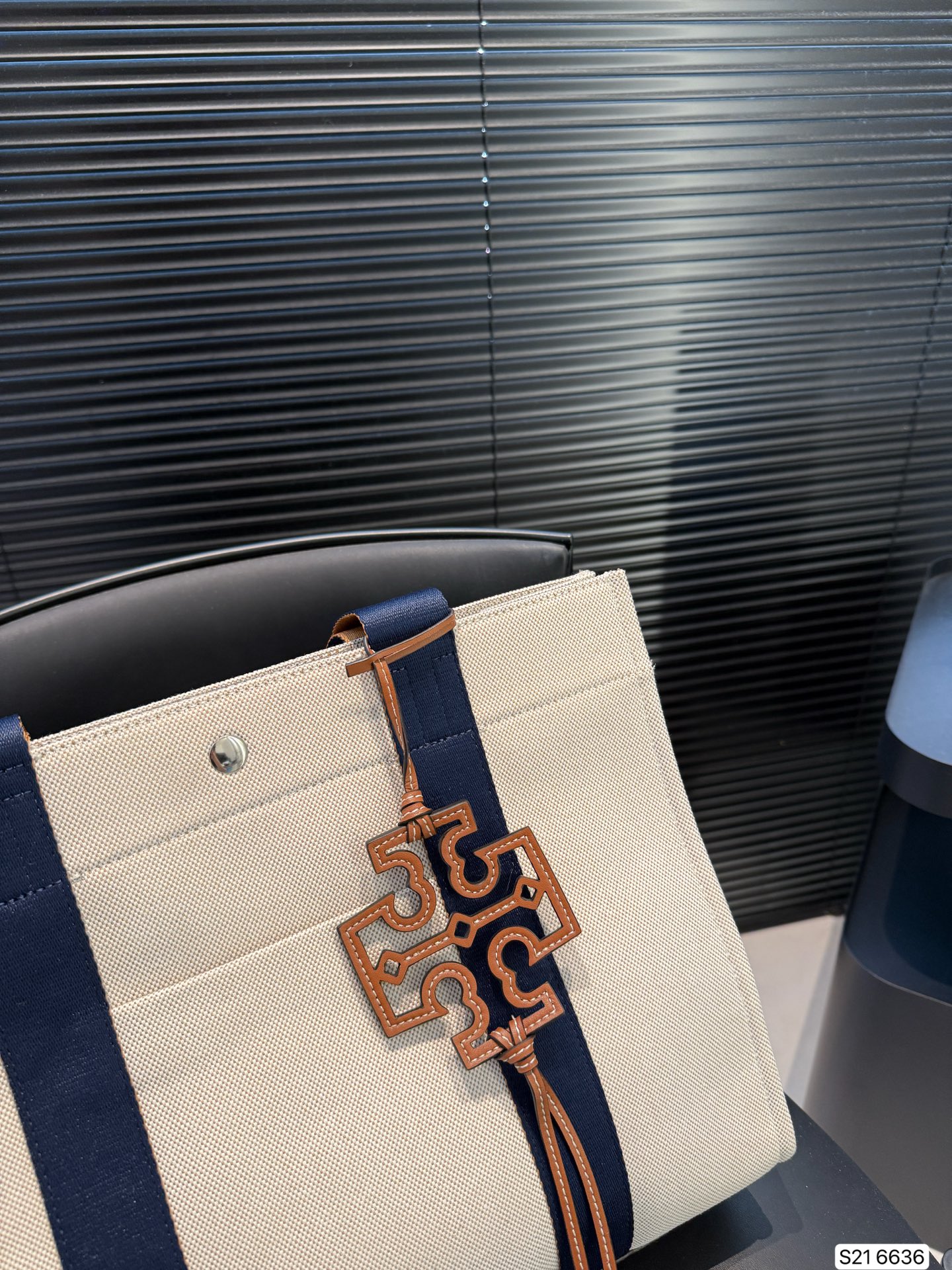 Tory Burch canvas bag with logo