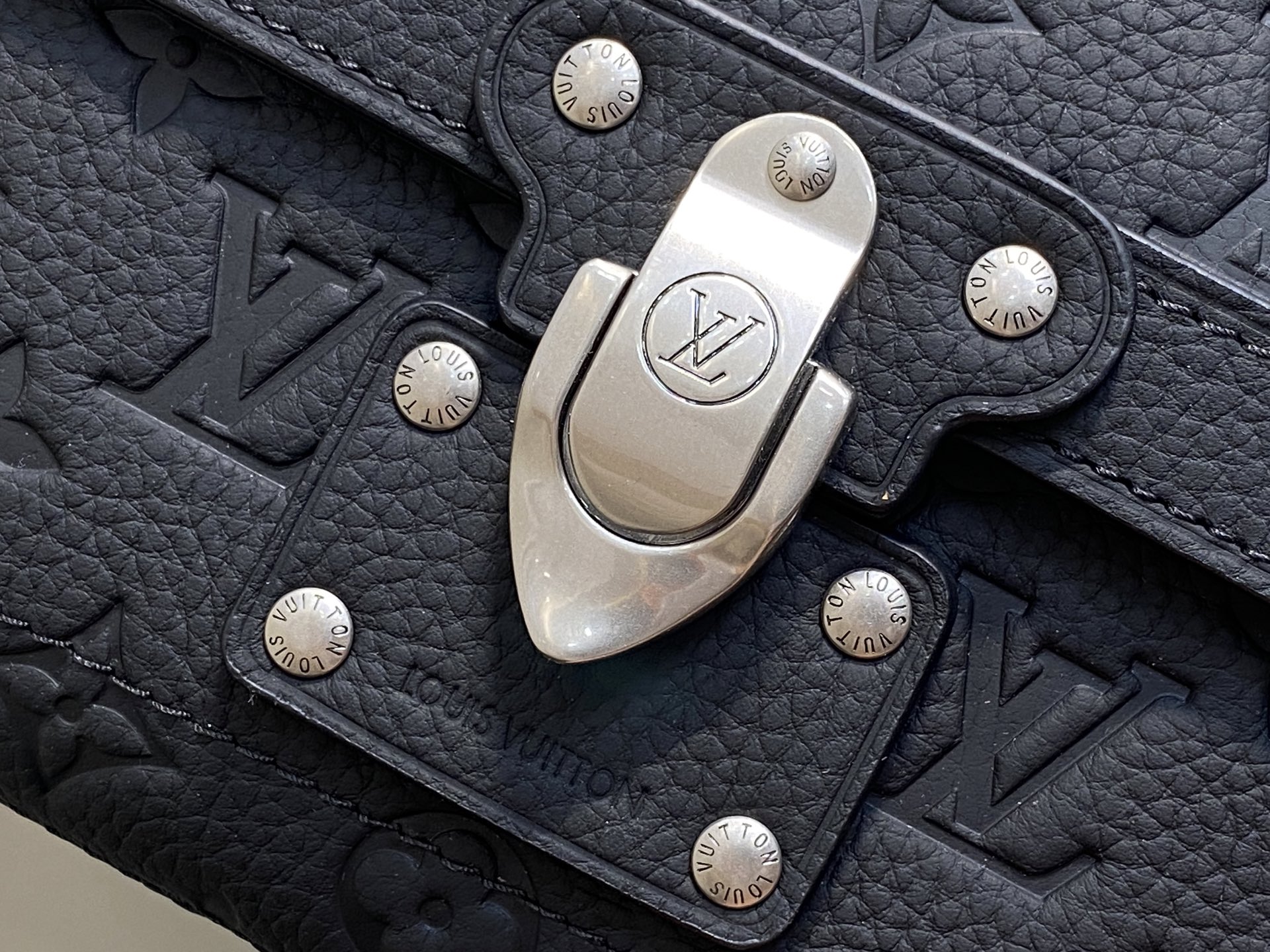 Louis Vuitton M13871 Soul Trunk Bag