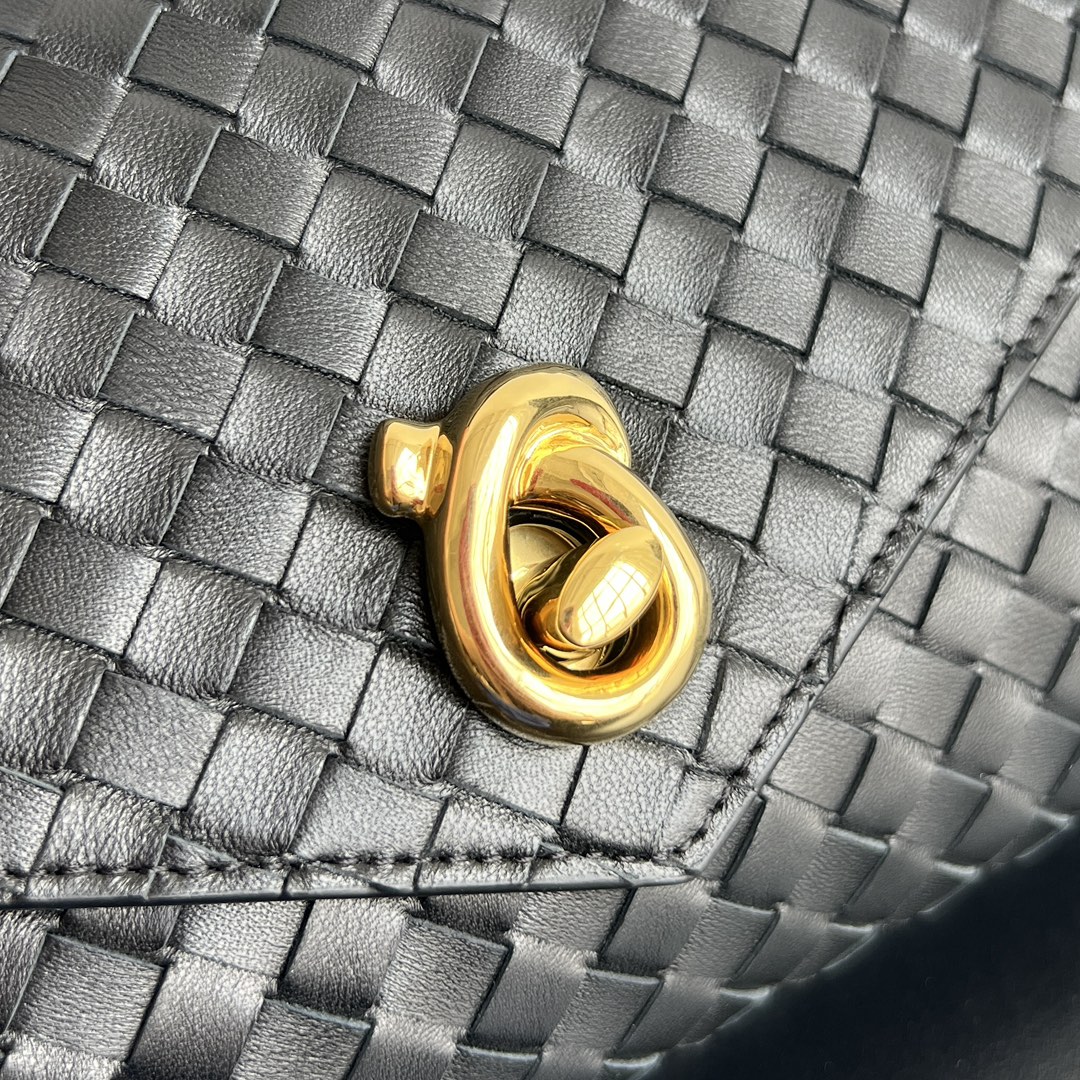 Bvlgari Knot Lock Crossbody Bag 817191 – 2025 Early Spring Collection