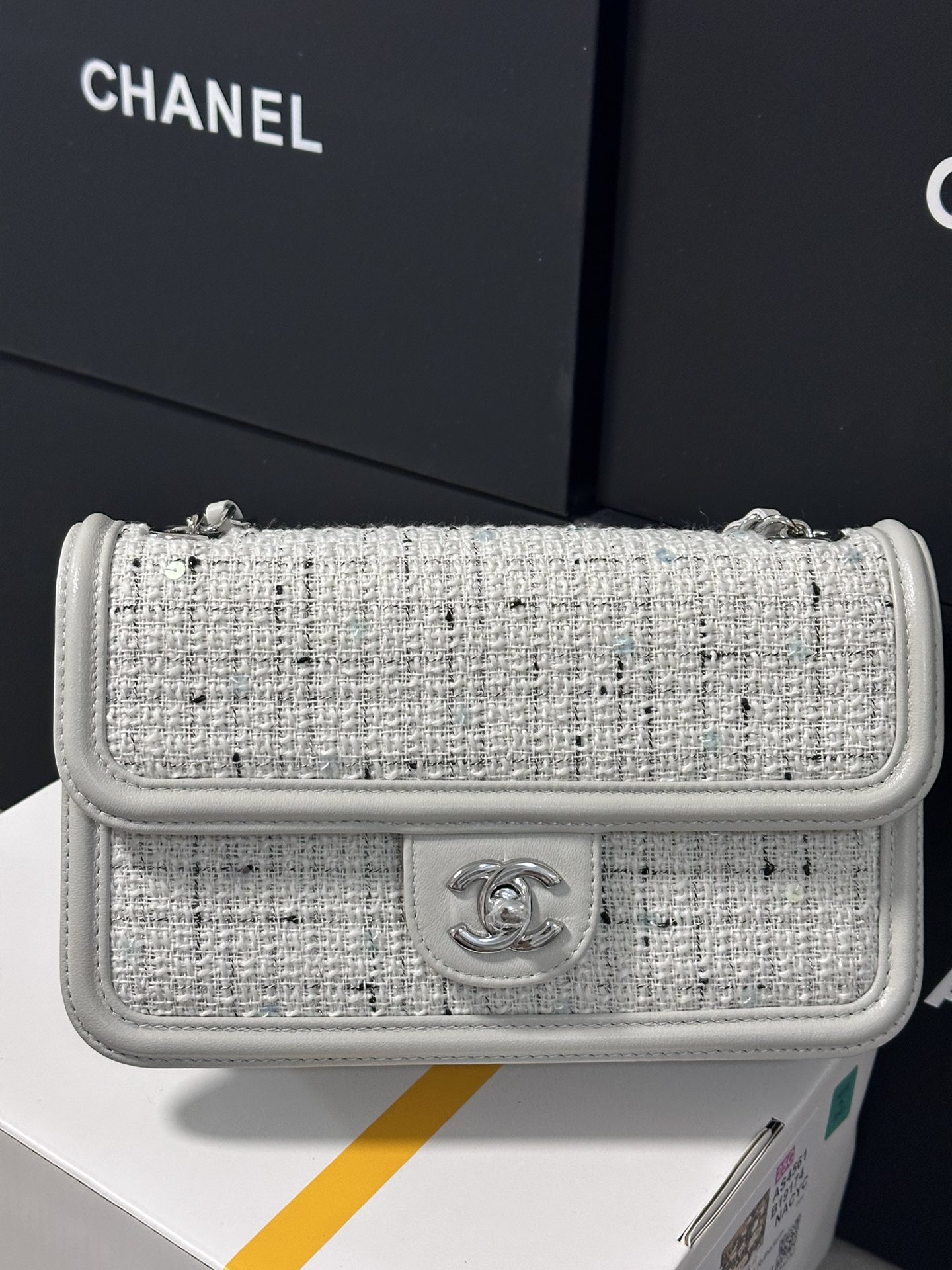 Chanel 25c small flag bag