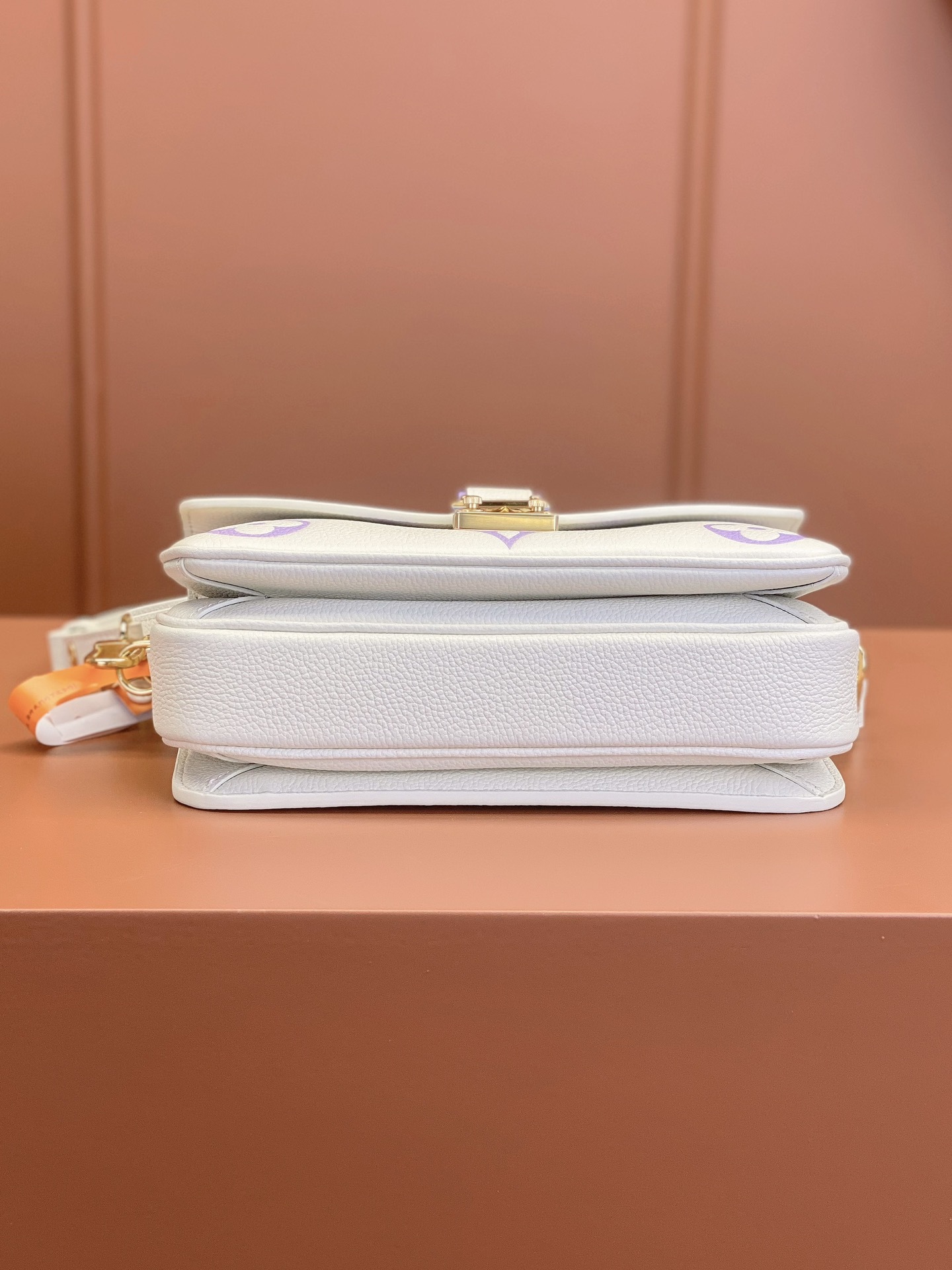 Louis Vuitton M23940 Pochette Métis East West Latte/Bubble Tea