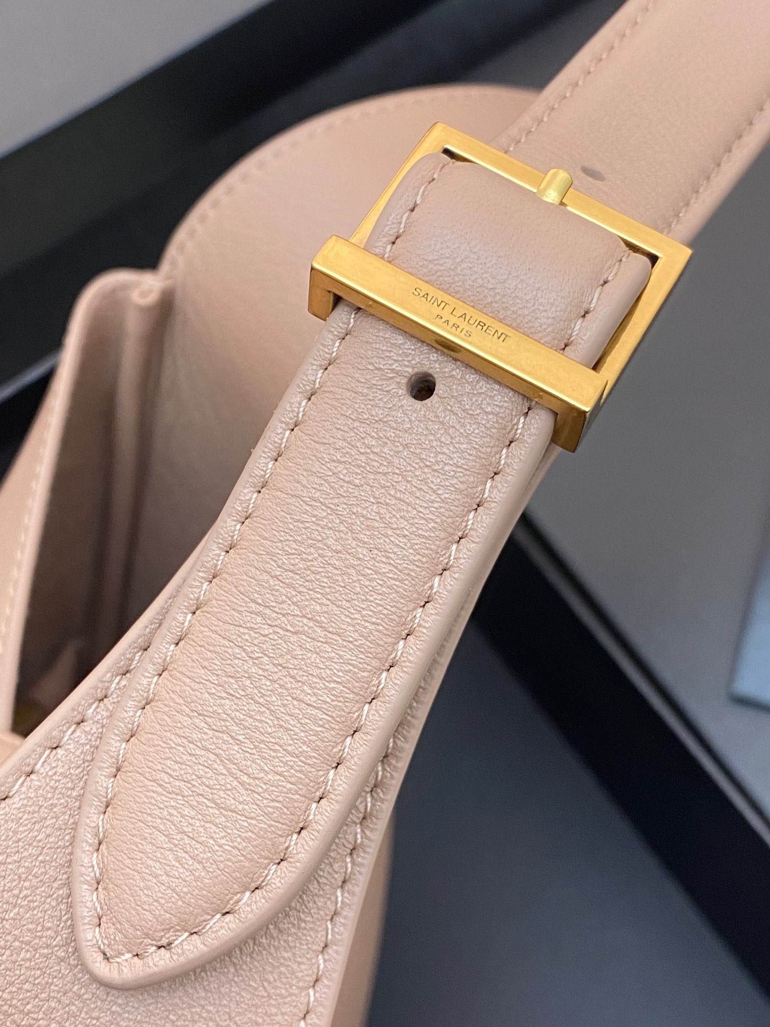 SAINT LAURENT ROSE Hobo in Blush Rose