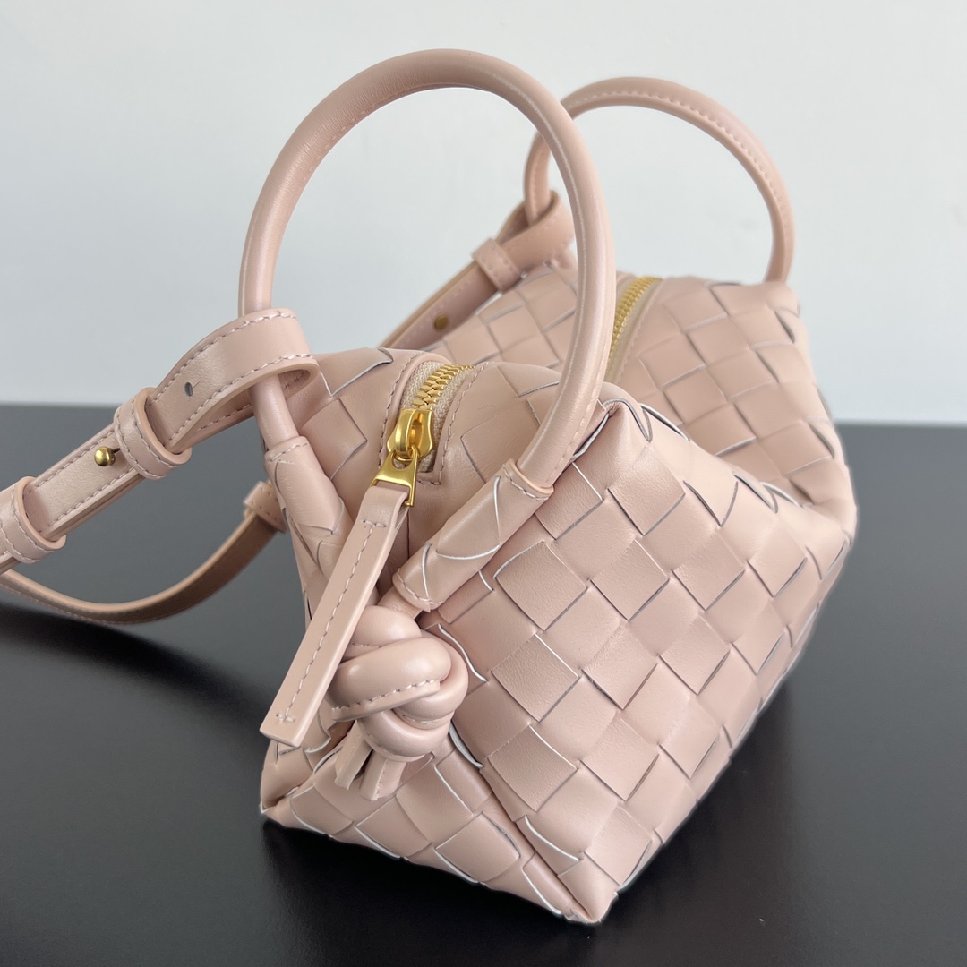 Bottega Veneta New Classic Loop Bag