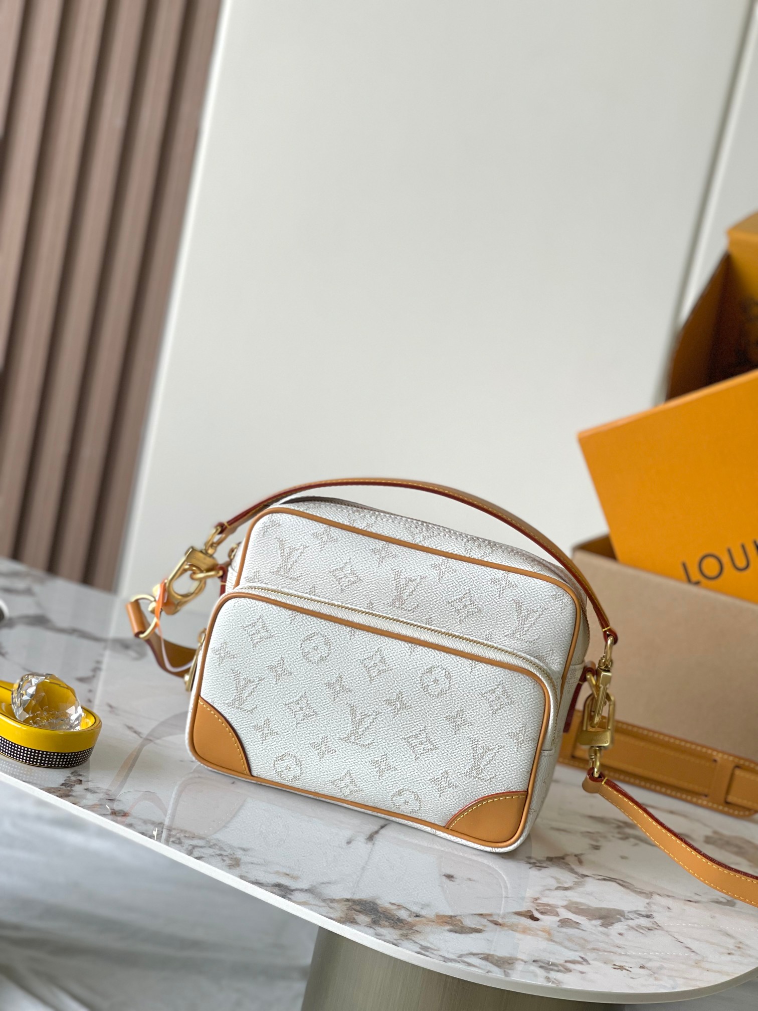 Louis Vuitton M14682 Nil