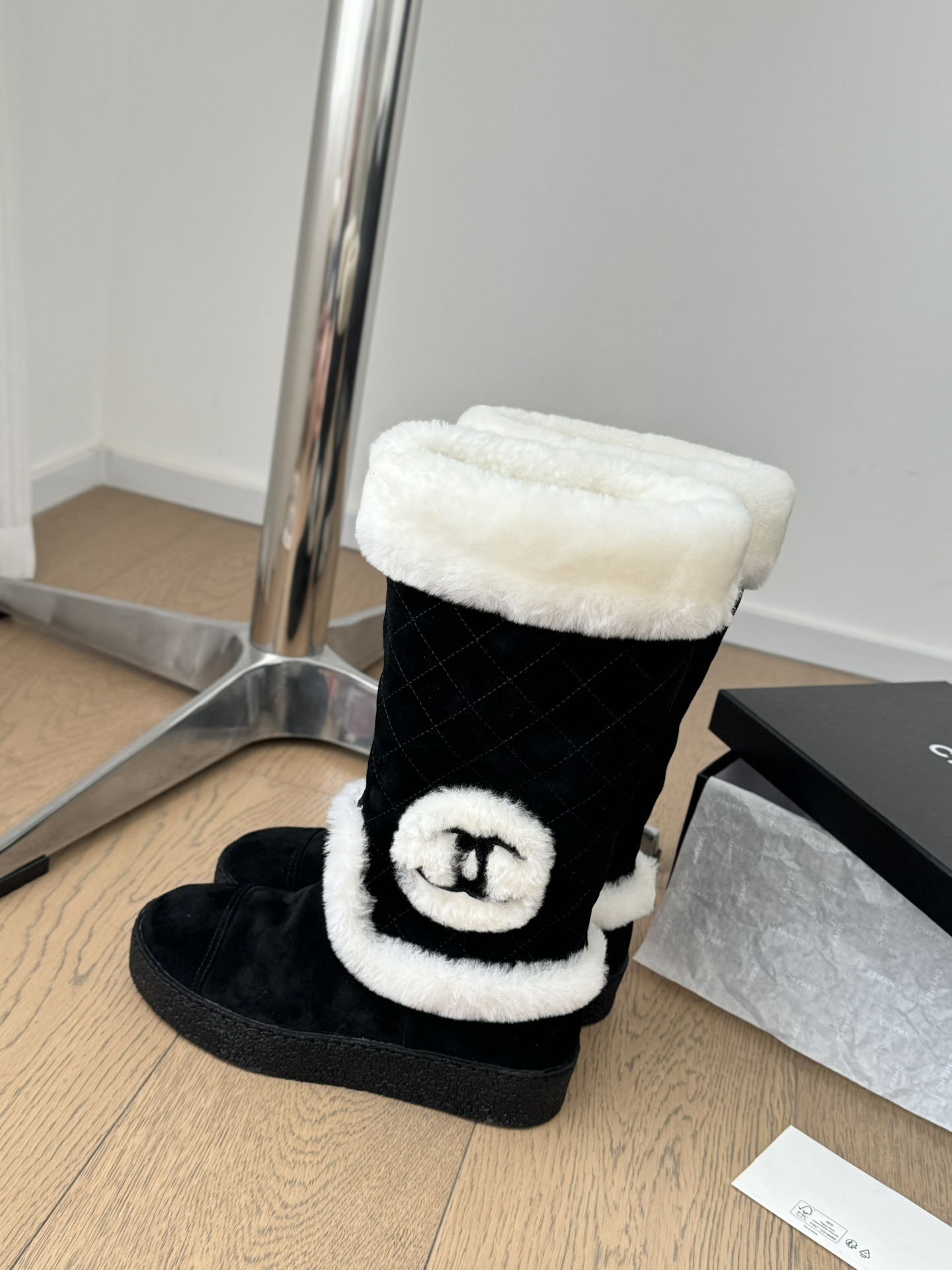 𝐜𝐡𝐚𝐧𝐞𝐥 24K new snow boots-black