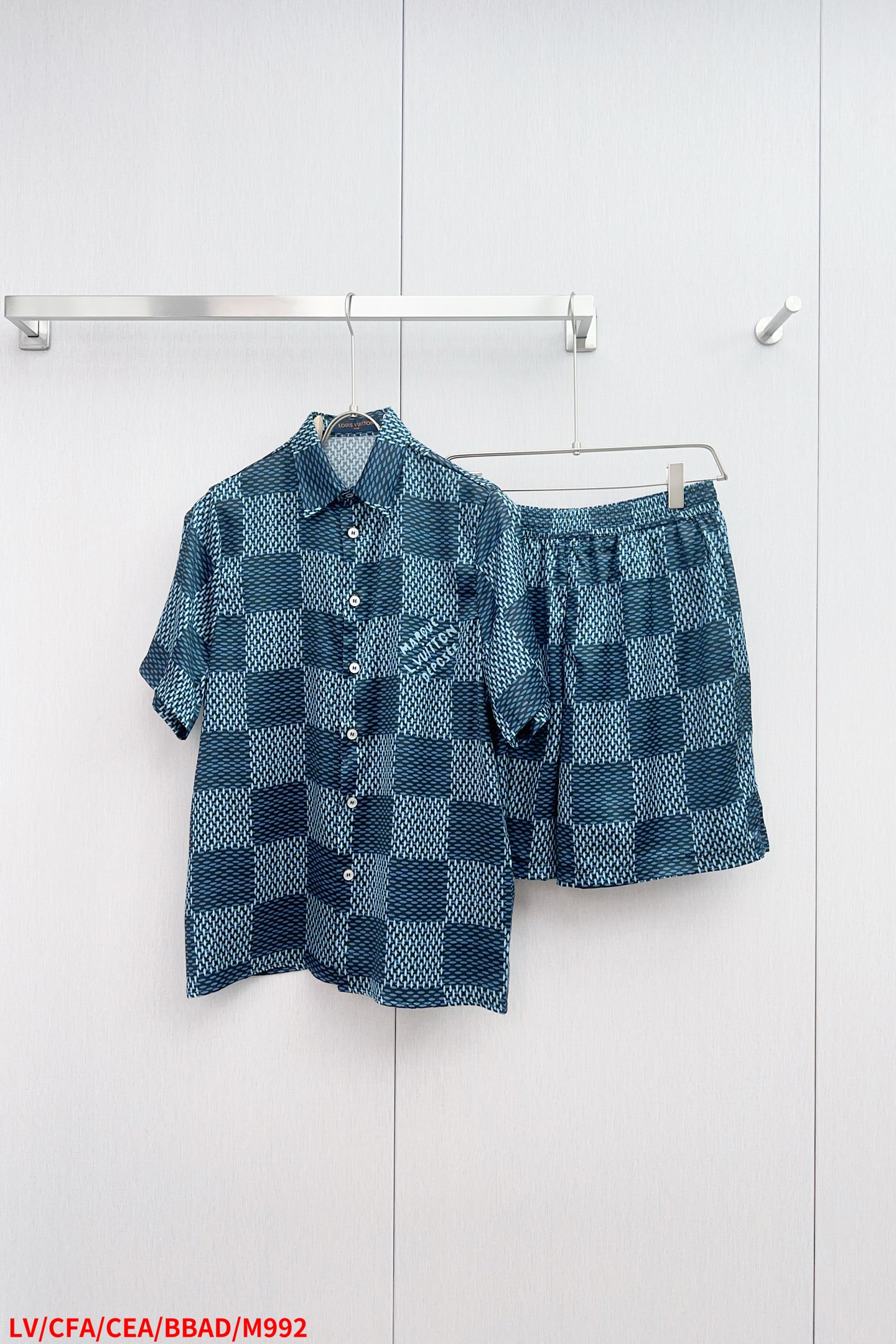 LV 1AHVT9 Damier Silk Shorts