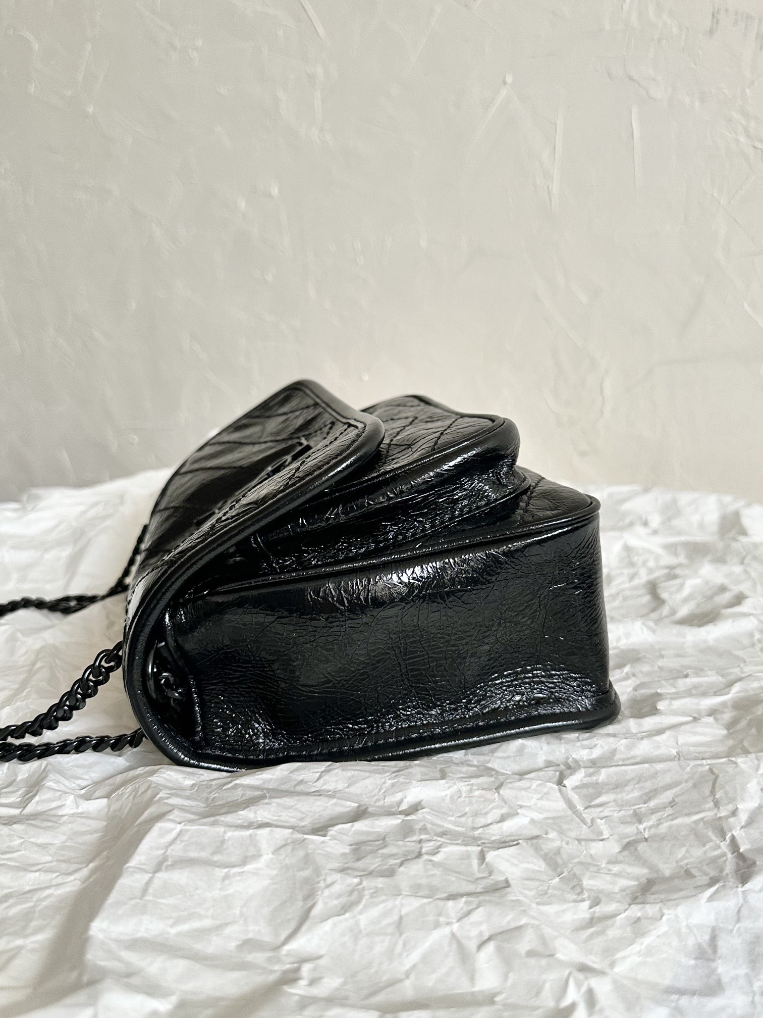 YSL Niki Oil Wax Leather in Black: Small Black Chain