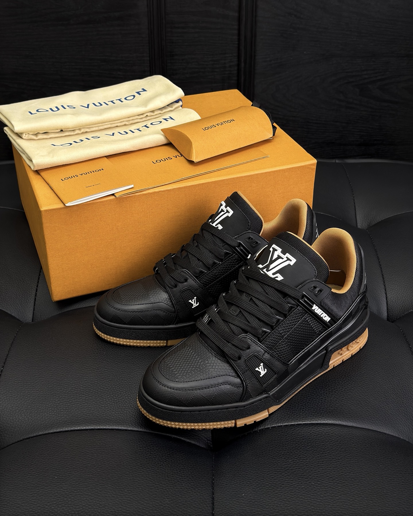 LOUIS VUITTON 1AHTSQ LV Trainer Sneaker