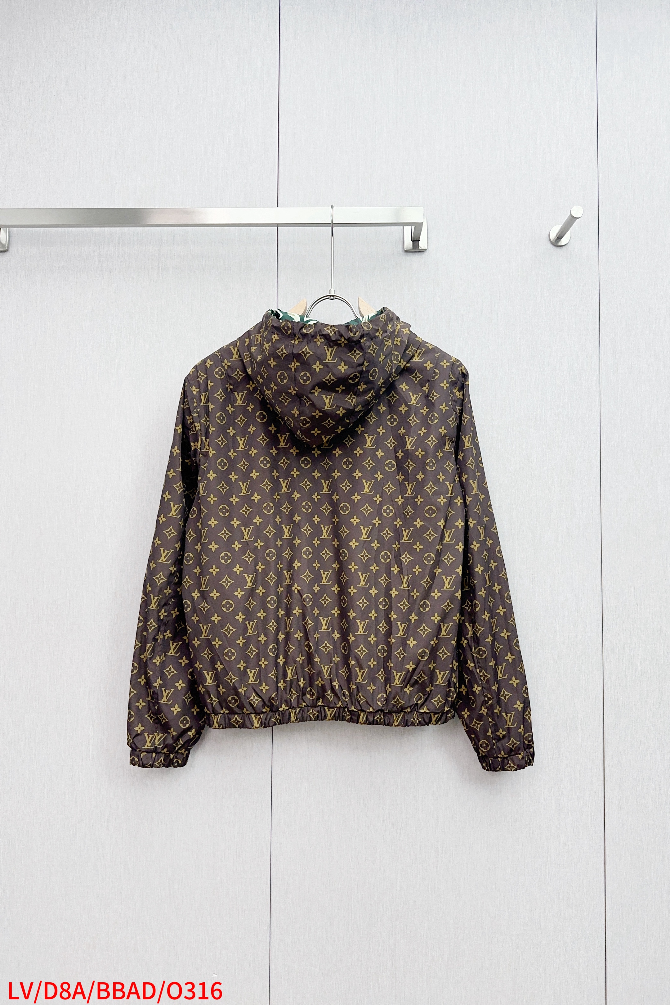 LV Jaqueta Windbreaker Reversível com Monogram