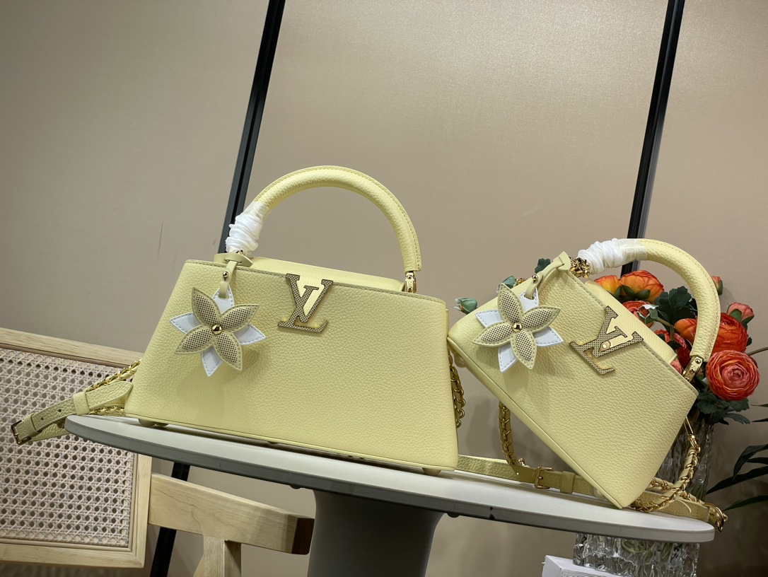 M11351 Capucines East-West Mini