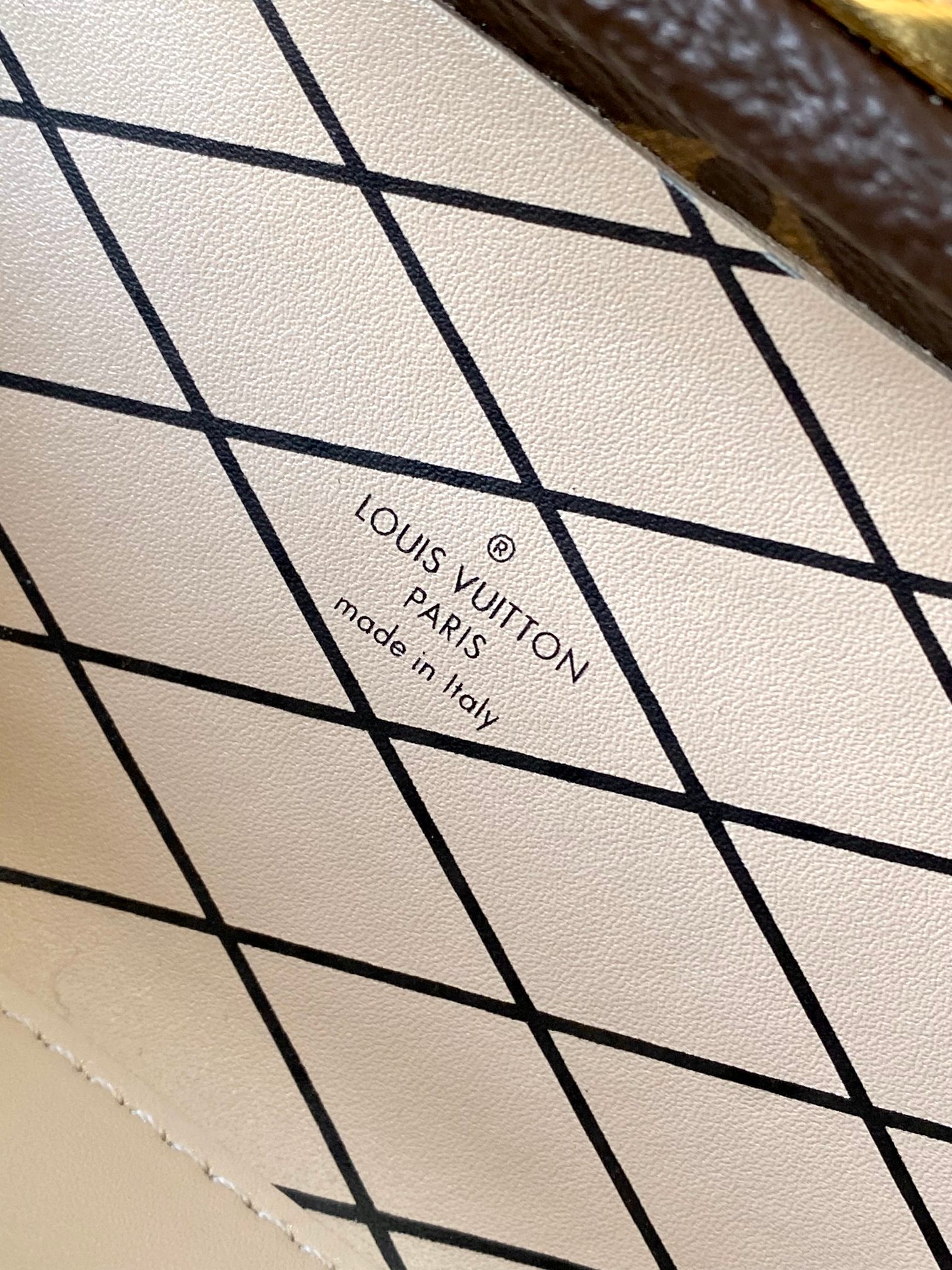 M46758 Vanity Case PM