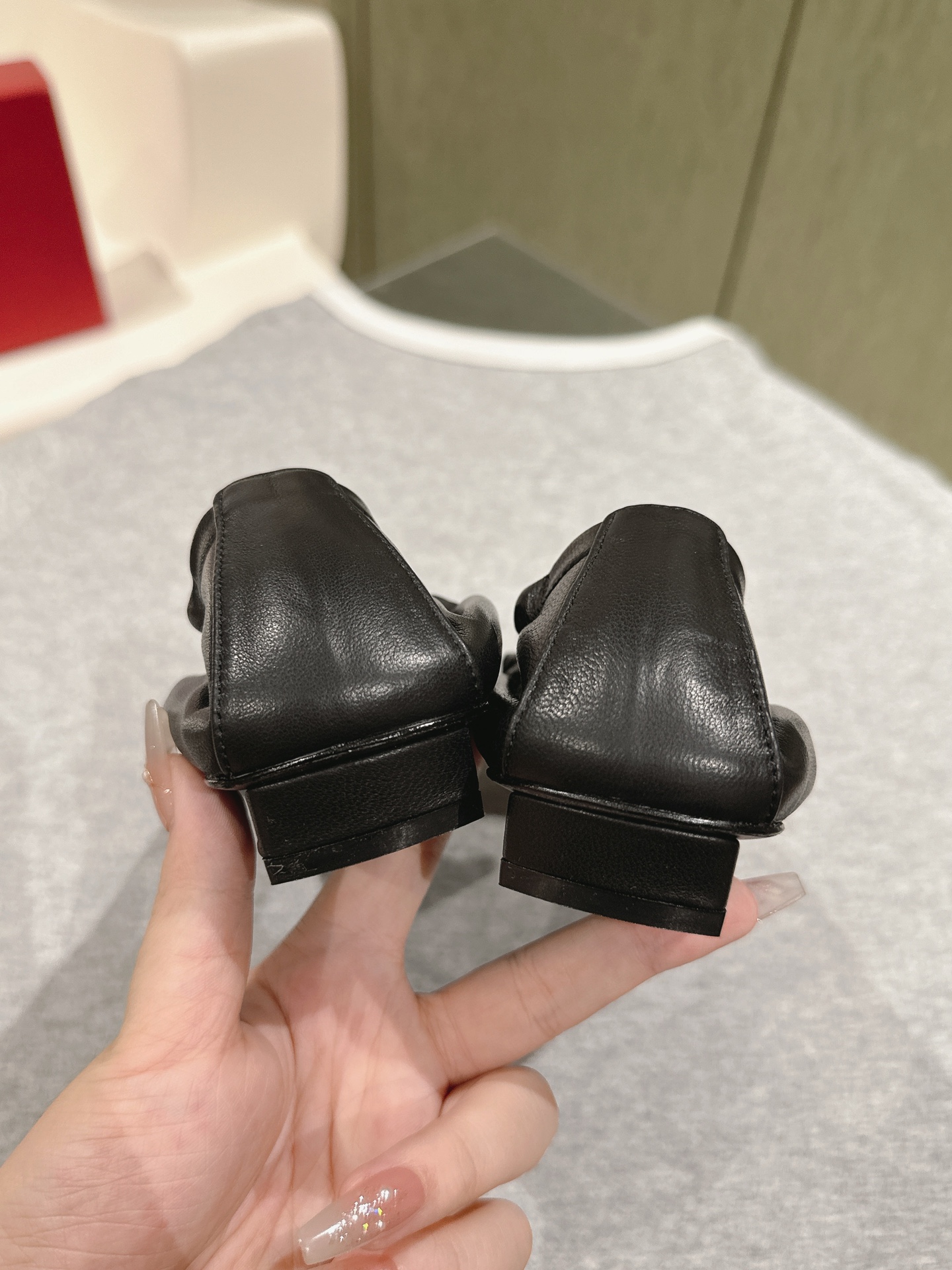 Roger Viver New-Black