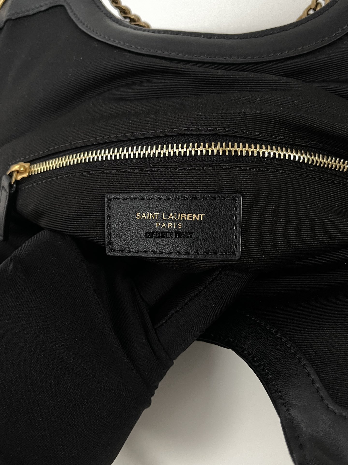 Bolsa Yves Saint Laurent LE87