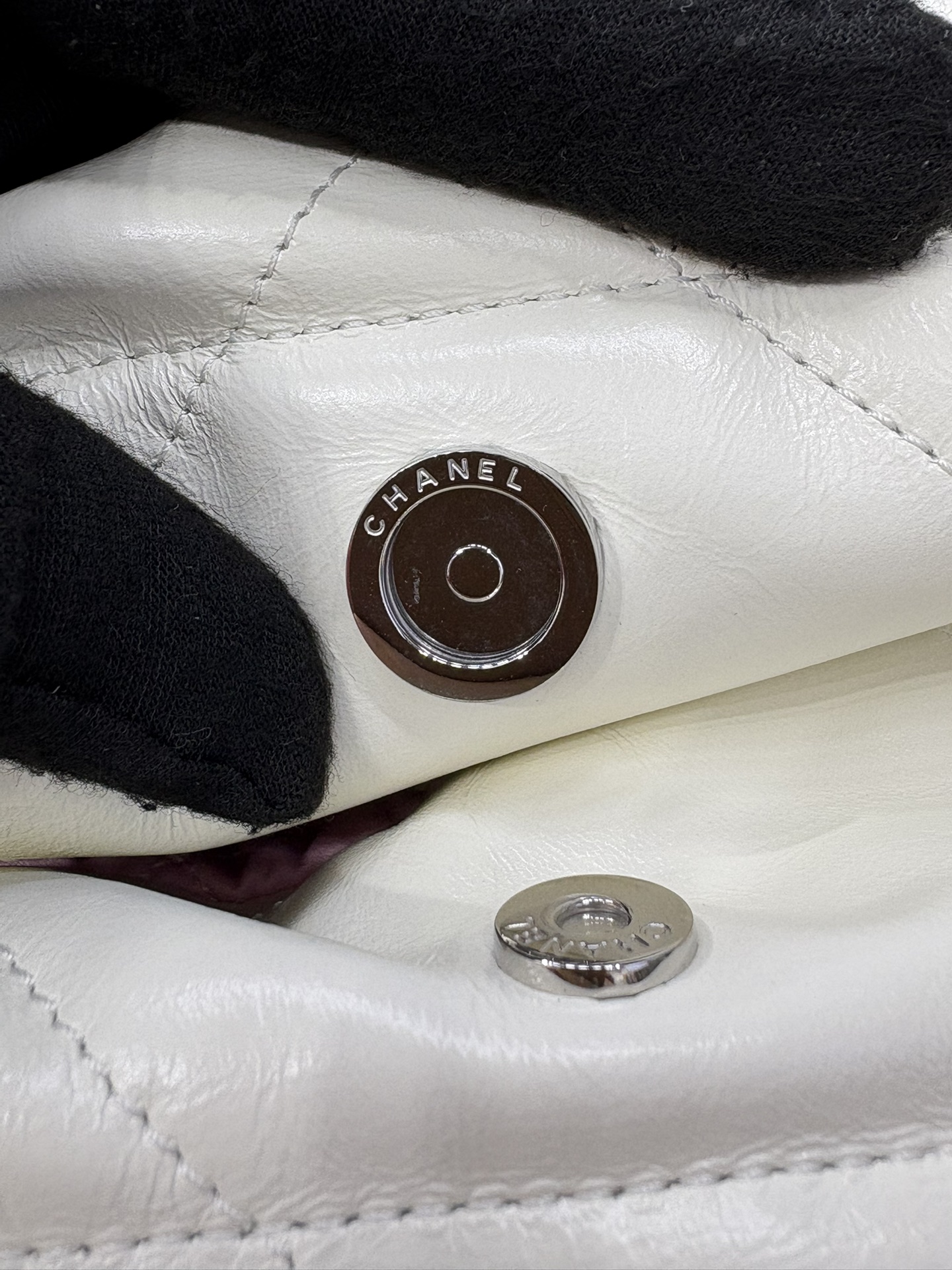 Chanel 22 Bag (Model AS3260)