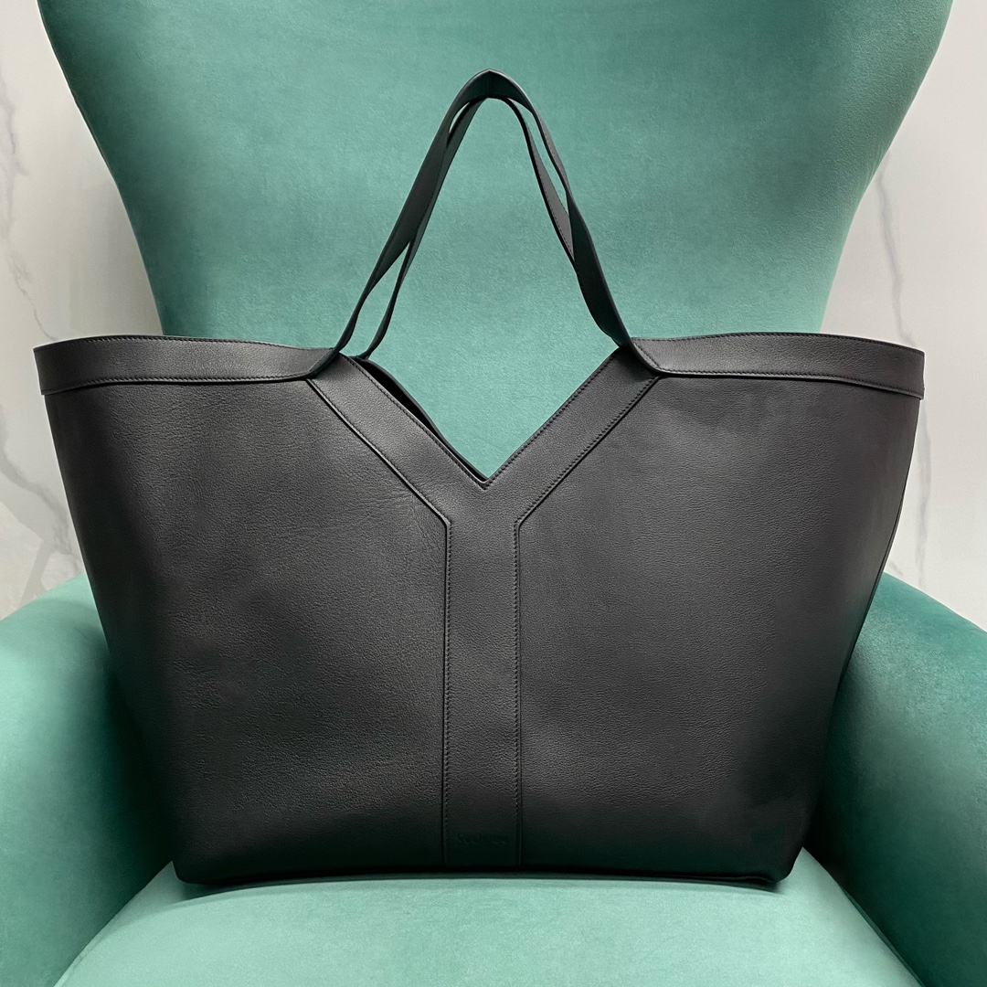 y tote in leather