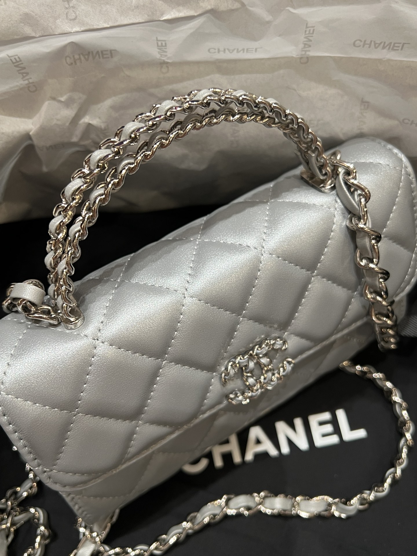 Matching hardware leather bag-white