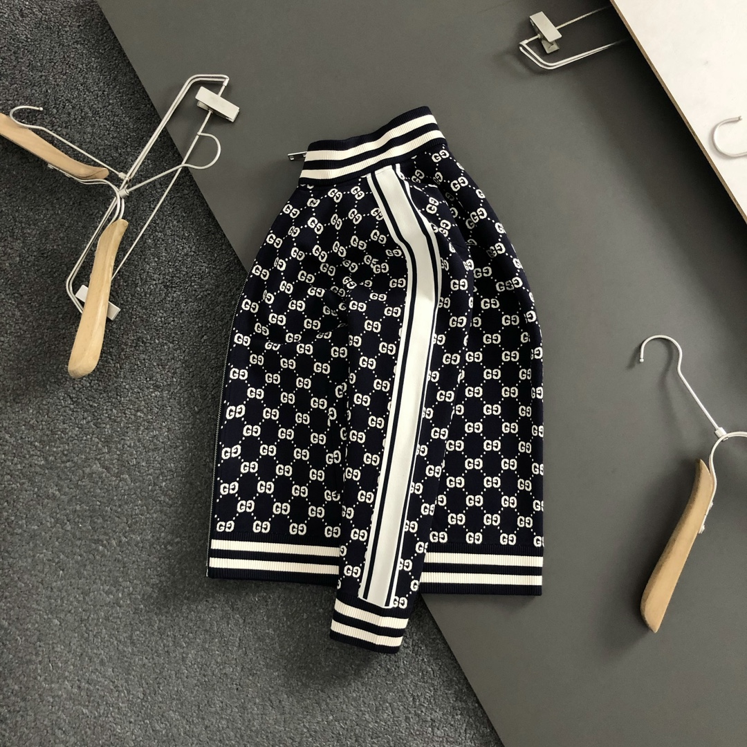 Gucci- two-tone letter jacquard stand-up collar wool jacket