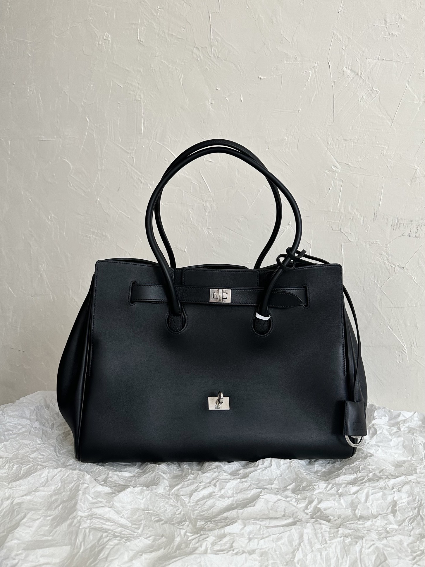Balenciaga-Bel Air Medium Carry All Bag in Black