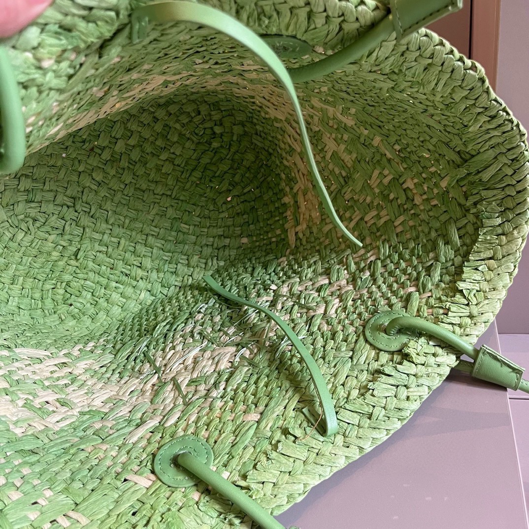 LOEWE-straw woven raffia hand-woven bag