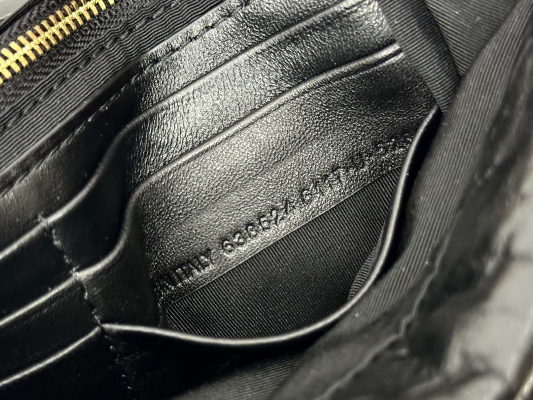 Balenciaga Monaco -Oily Wax Black Gold