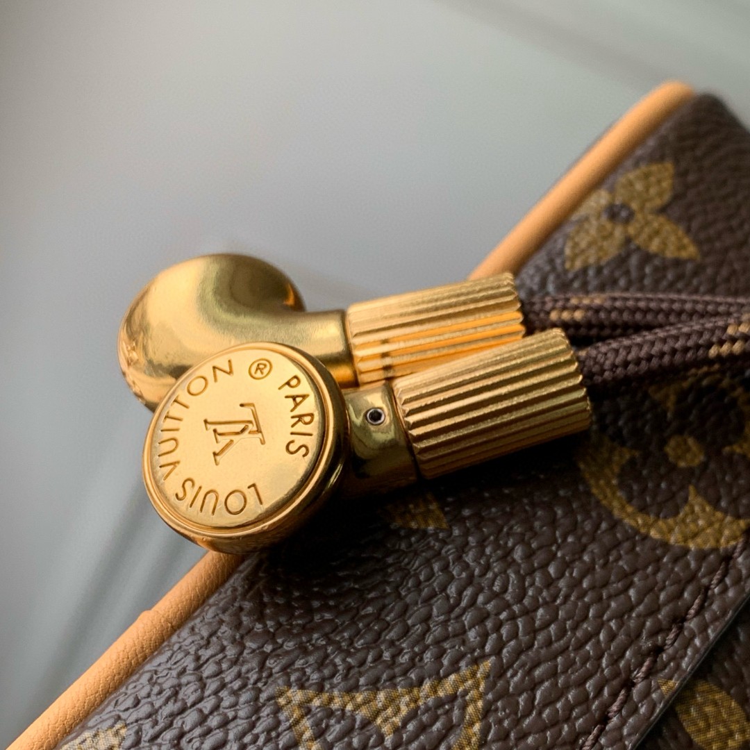 LV M14062 Baladeur Wearable Wallet