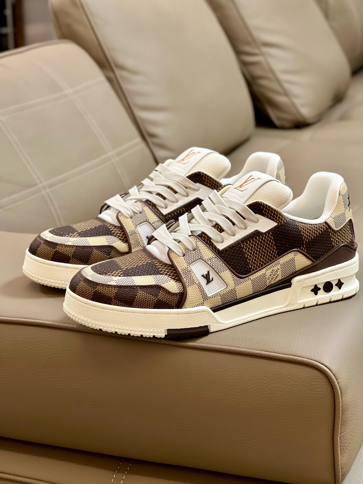 LV Trainer – Brown Damier Pattern