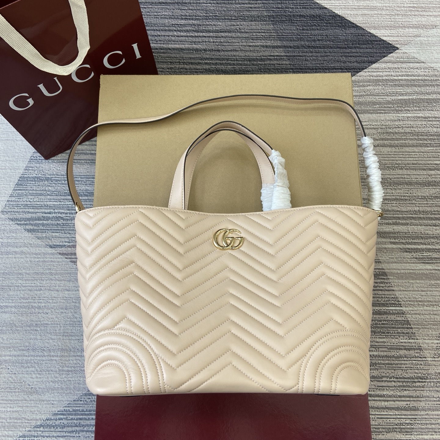 Gucci Betty small tote bag