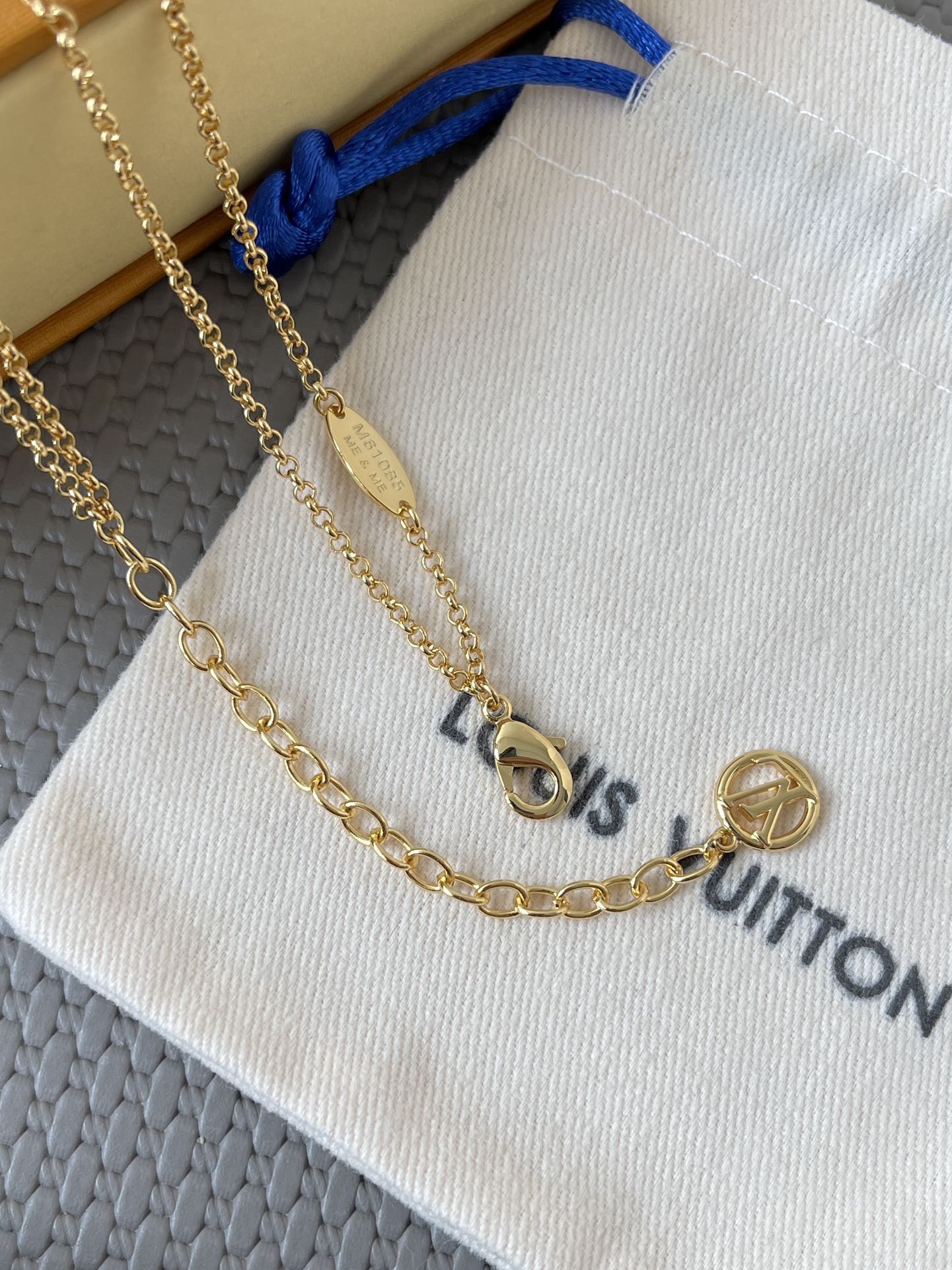 M01845 Lady LV Necklace