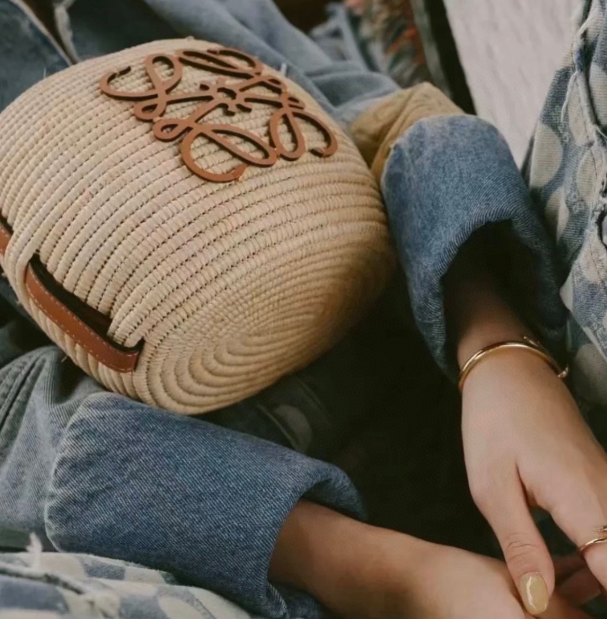 Loewe-062251A- Straw bag