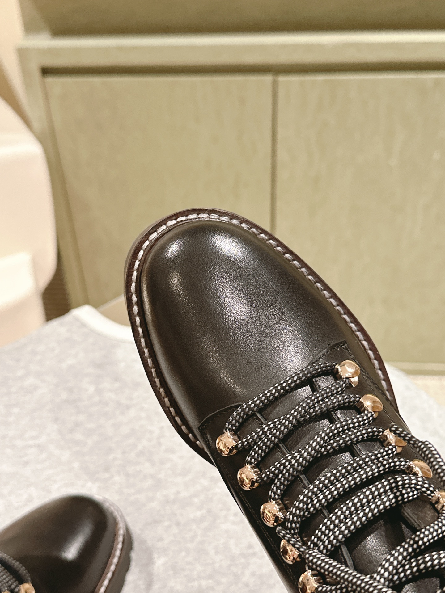 LV-Martin Boots in Black