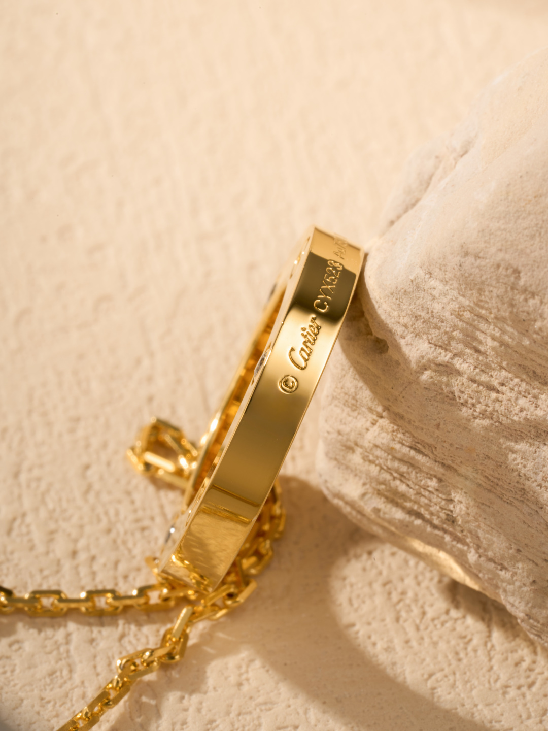 【Cartier】LOVE Three-Diamond Necklace