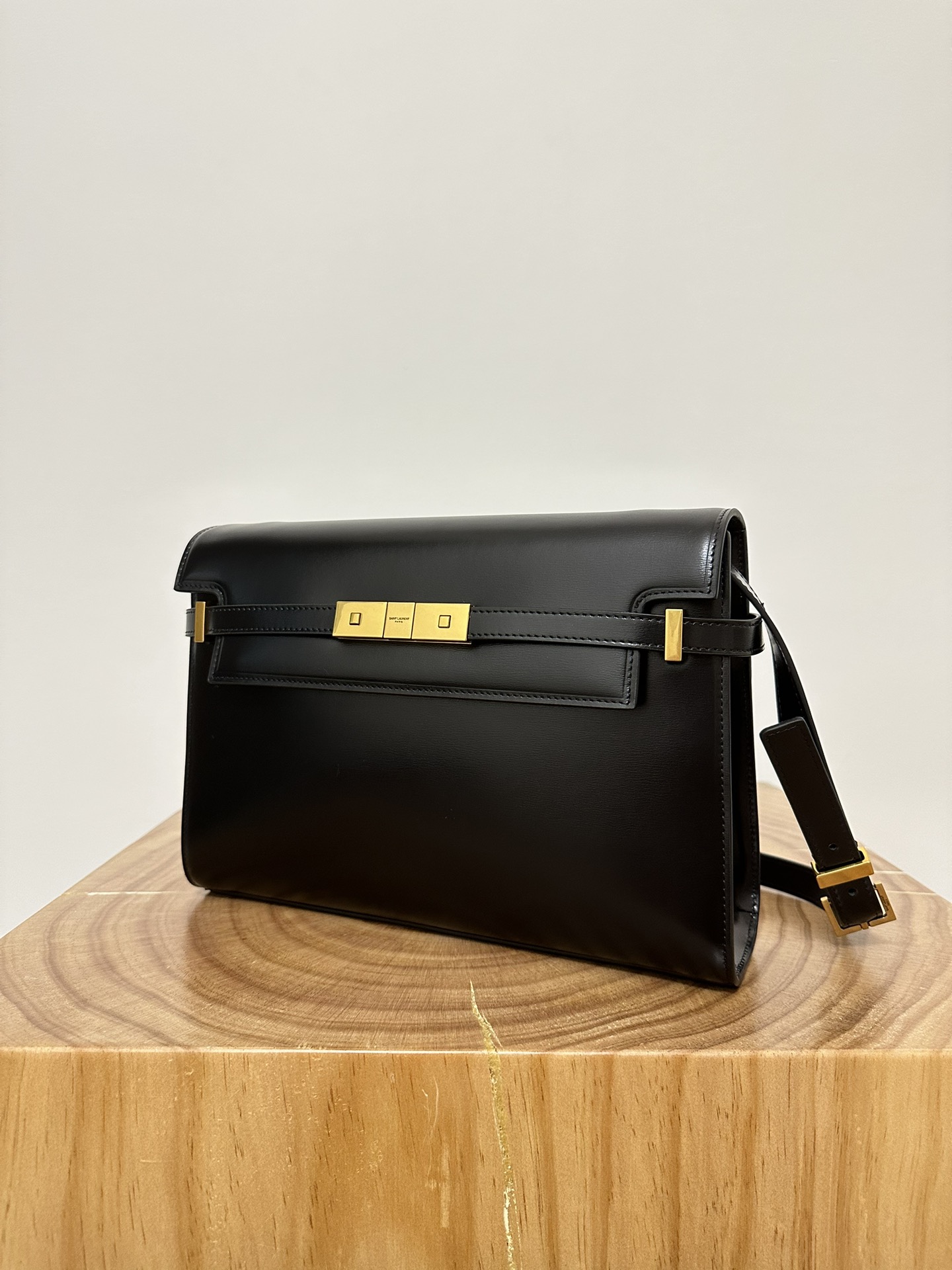 Saint Laurent Manhattan Baguette Bag