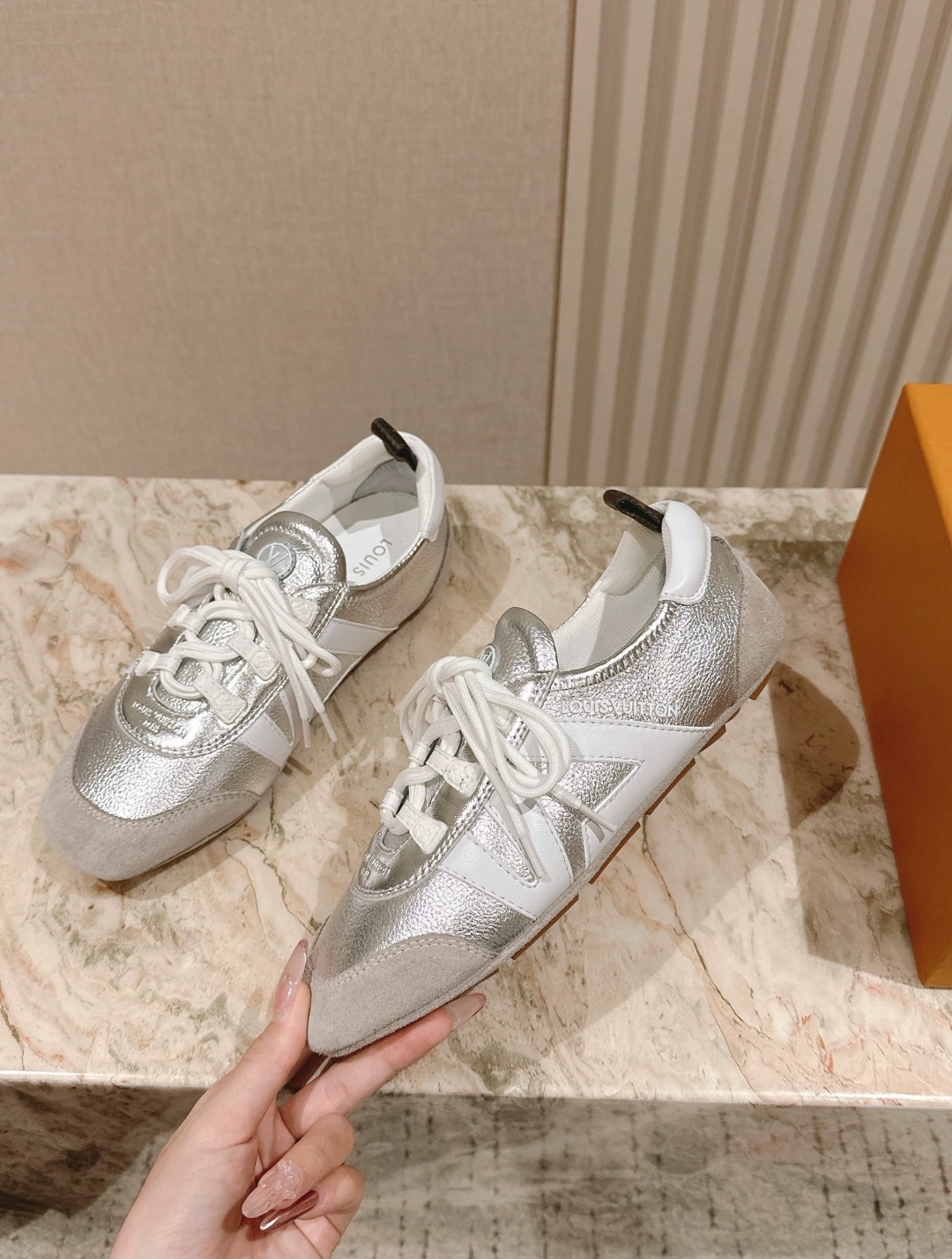 LOUIS VUITTON New Women Sneaker