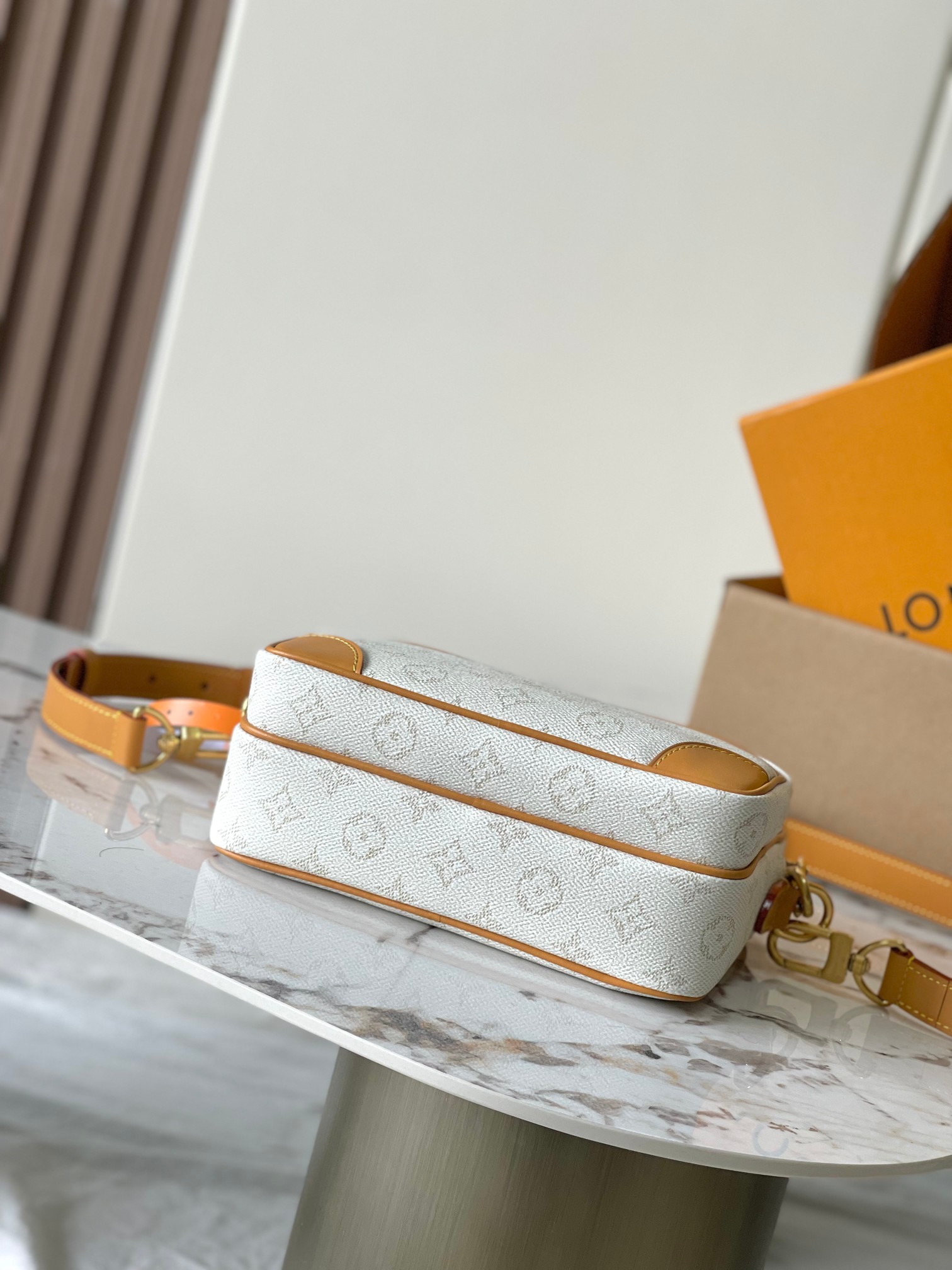 Louis Vuitton M14682 Nil