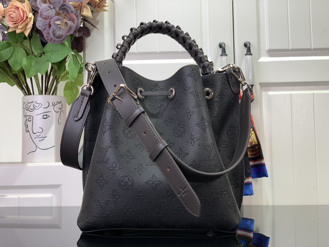 【【MURIA handbag】 M55801 black (hollow)