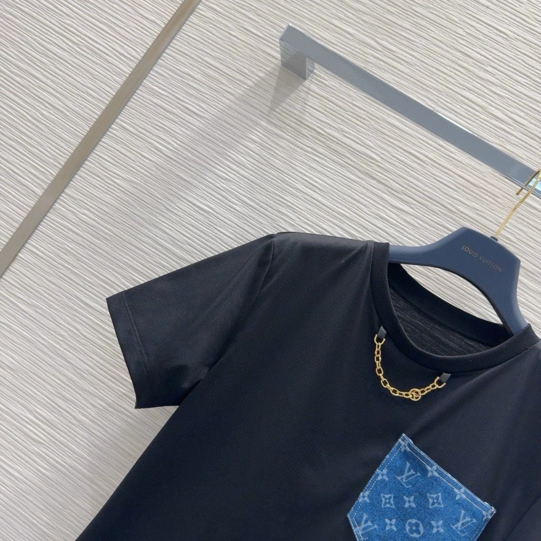 LOUIS VUITTON Monogram Pocket T-shirt