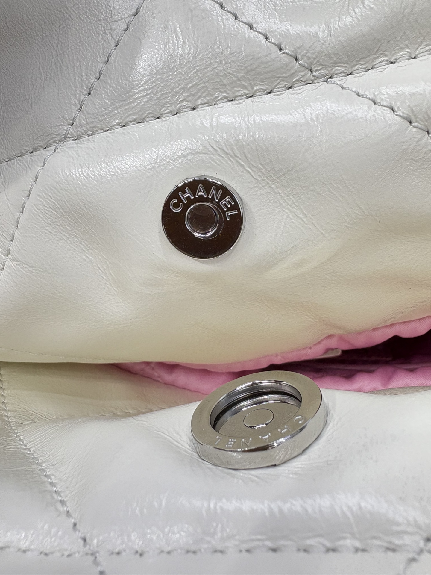 Chanel 22 Bag (Model AS3260)