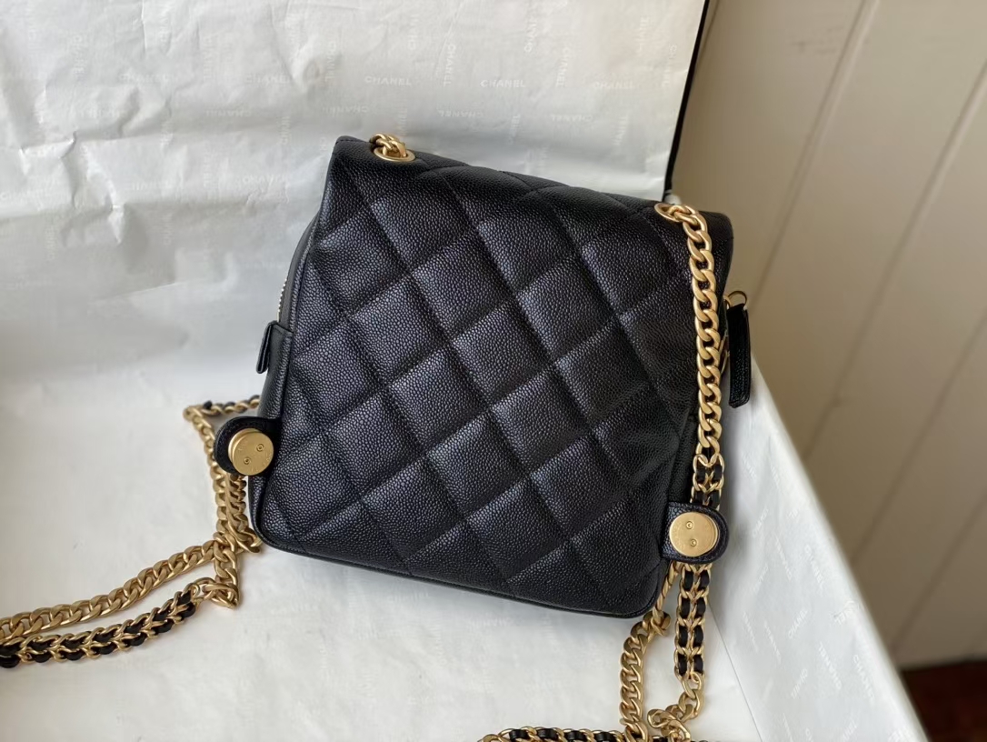 𝗖𝗛𝗔𝗡𝗘𝗟 22P retro black backpack