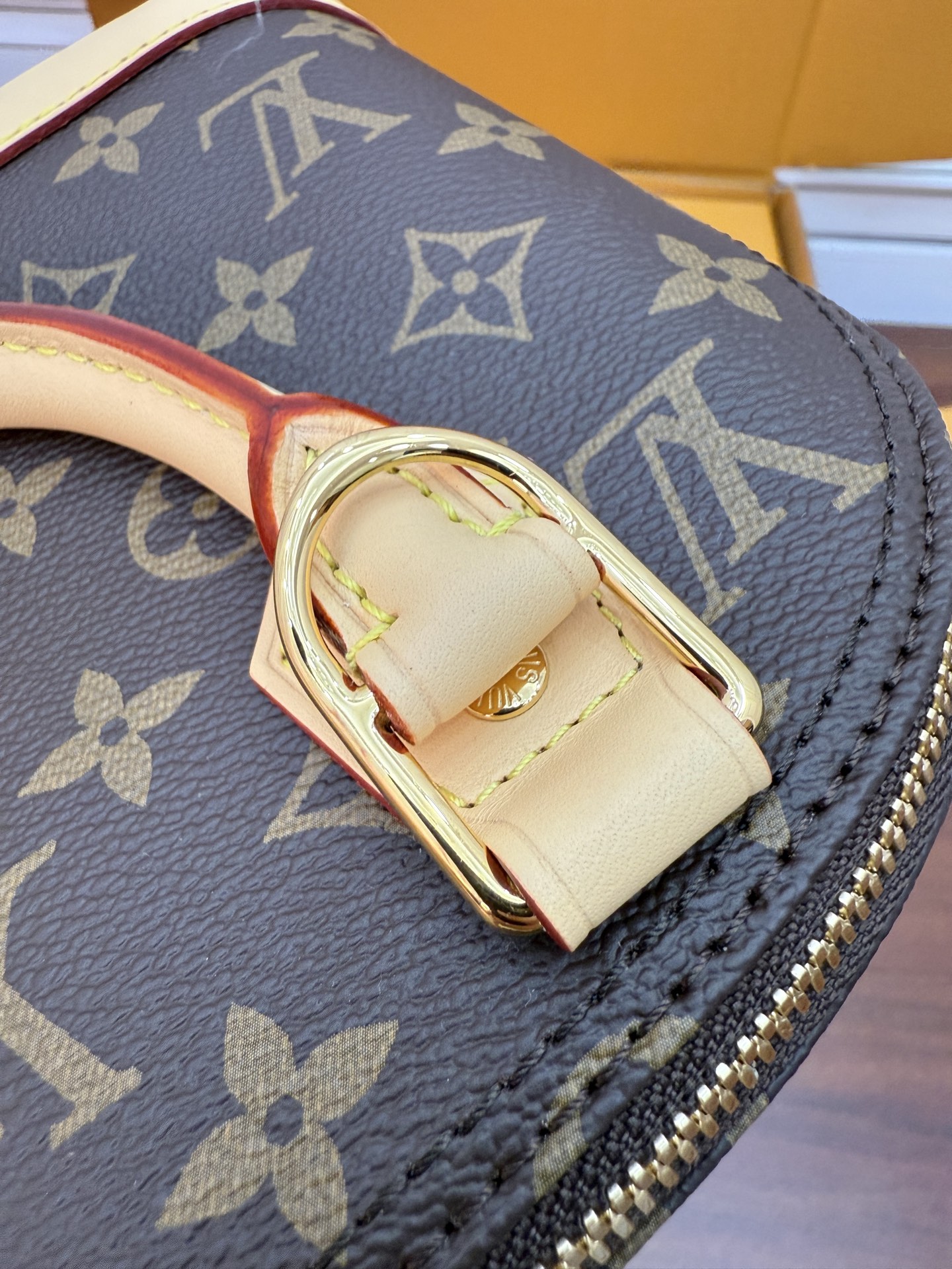 Louis Vuitton Monogram M46990 Alma BB