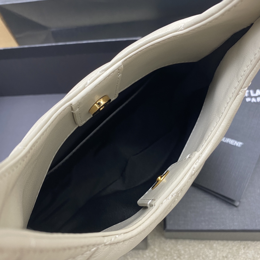 SADE hobo in lambskin-white