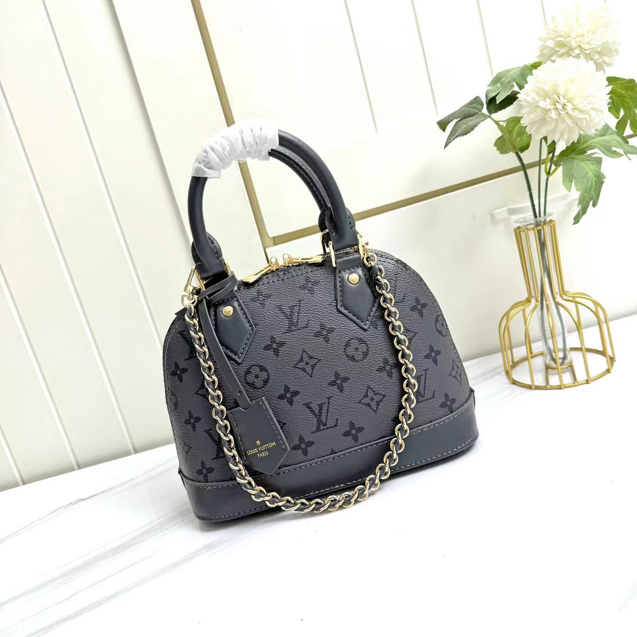 Louis Vuitton Gris Trianon M12561 Alma BB