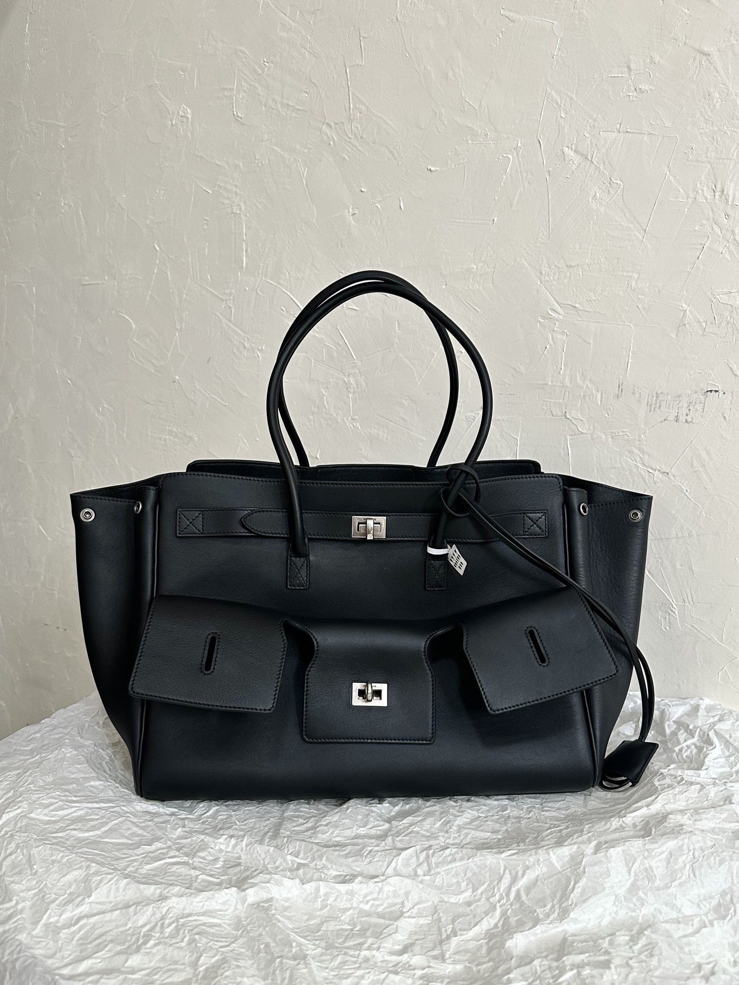 Balenciaga-Bel Air Medium Carry All Bag in Black