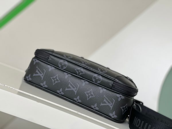 Louis Vuitton M46955 Alpha Messenger Monogram Eclipse