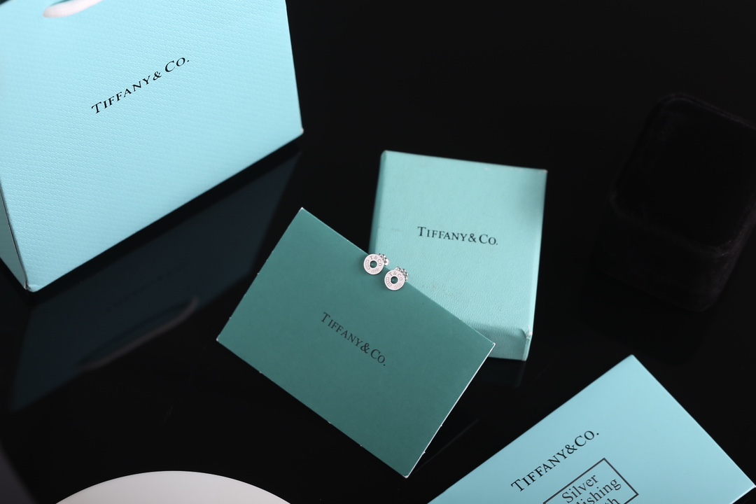 Tiffany Round Stud Earrings