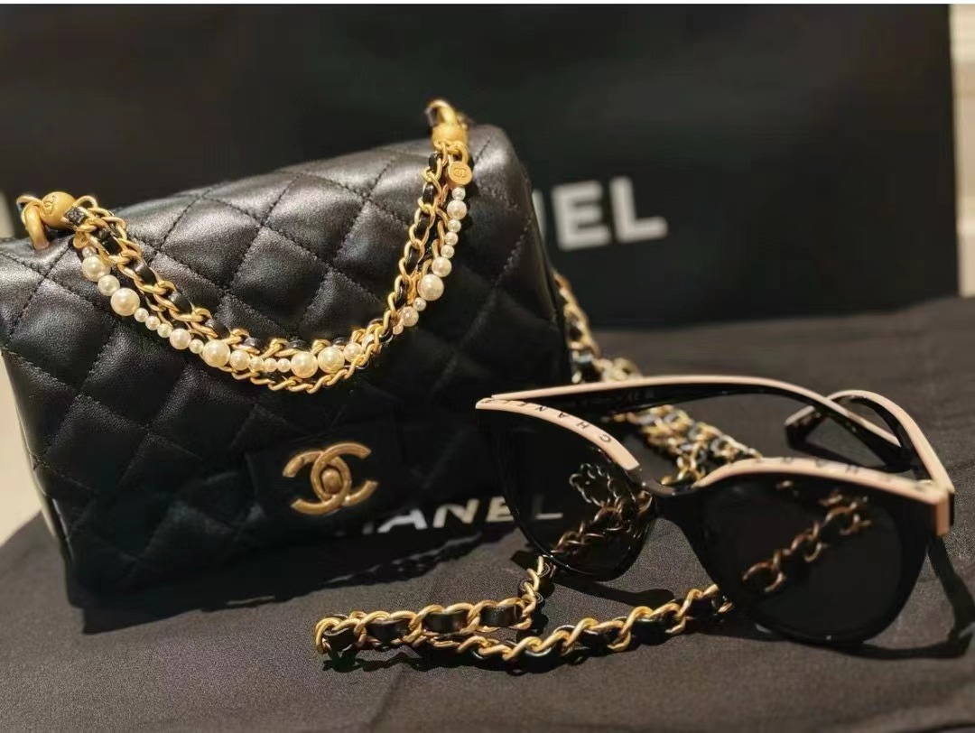 Black new pearl mini cf chain bag