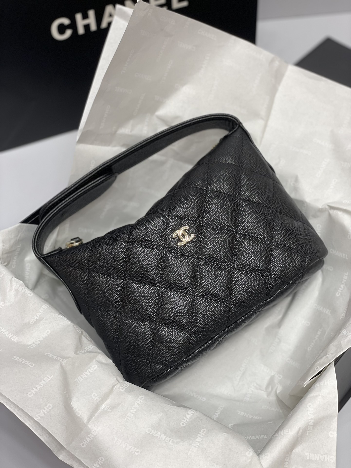 CHANEL-25C hobo small lunch box bag