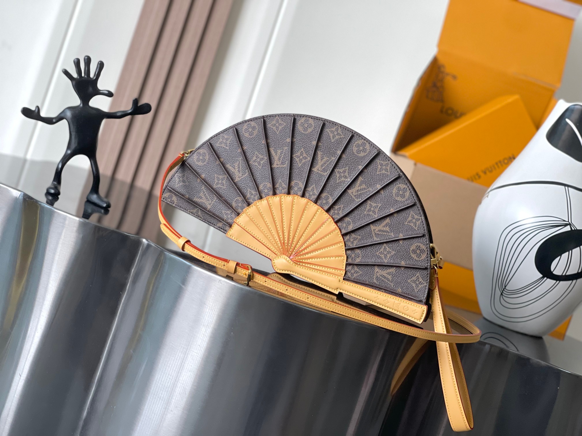 LOUIS VUITTON Monogram Fan Bag-M14804