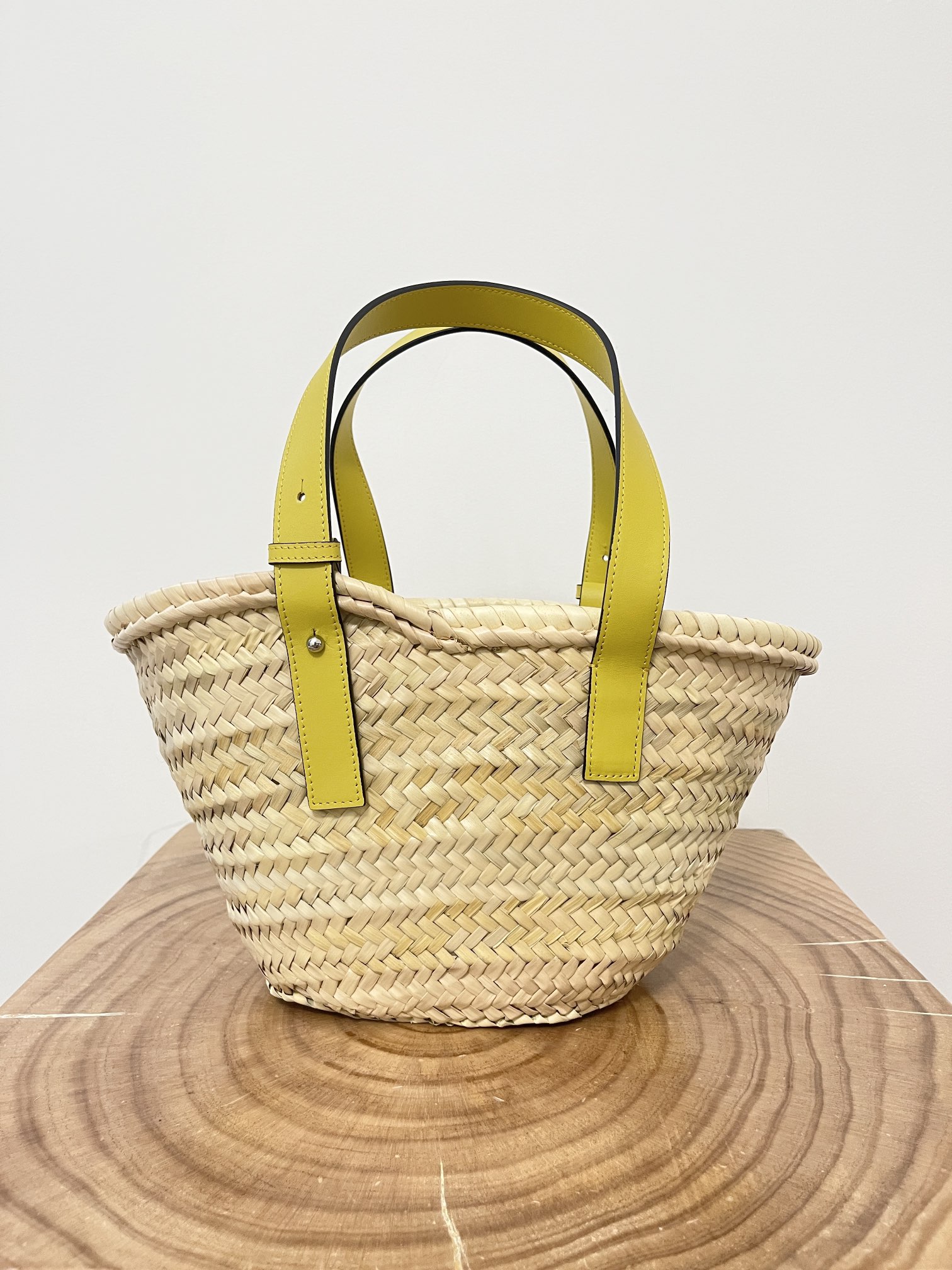 Loewe-Basket bag in palm leaf and calfskin-