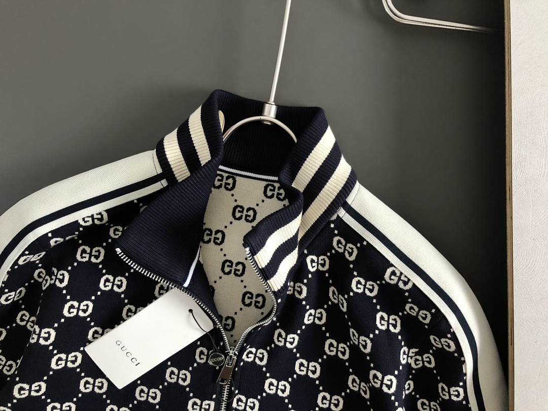 Gucci- two-tone letter jacquard stand-up collar wool jacket